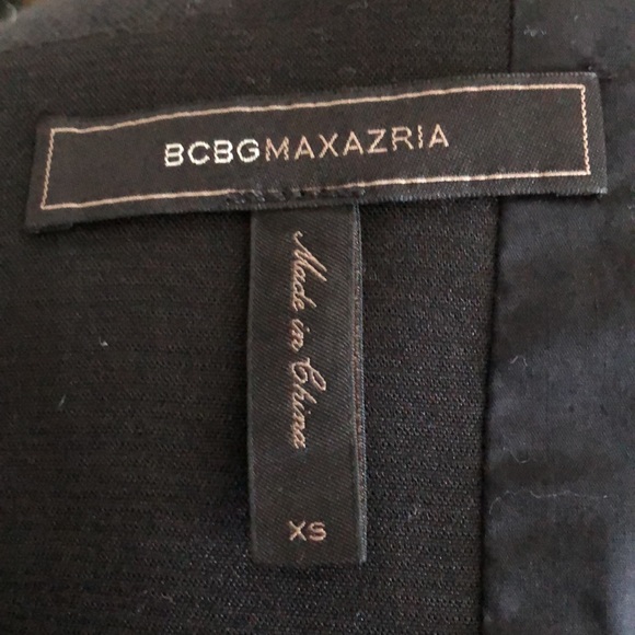 BCBGMAXAZRIA | Structured Black Crop Top - Picture 4 of 5